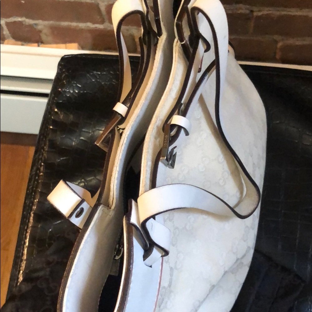 White Gucci Shoulder Bag - Picture 7 of 12